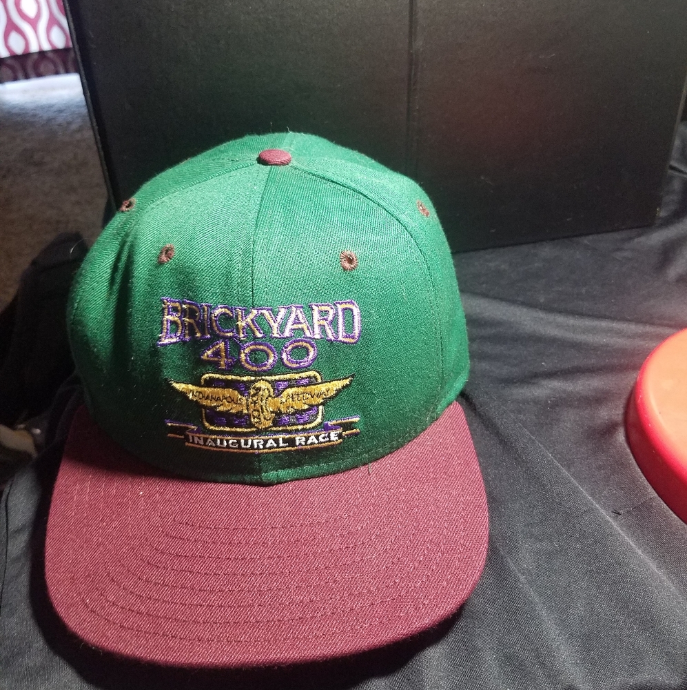 Vintage, made in USA Snapback Brickyard 400, hat